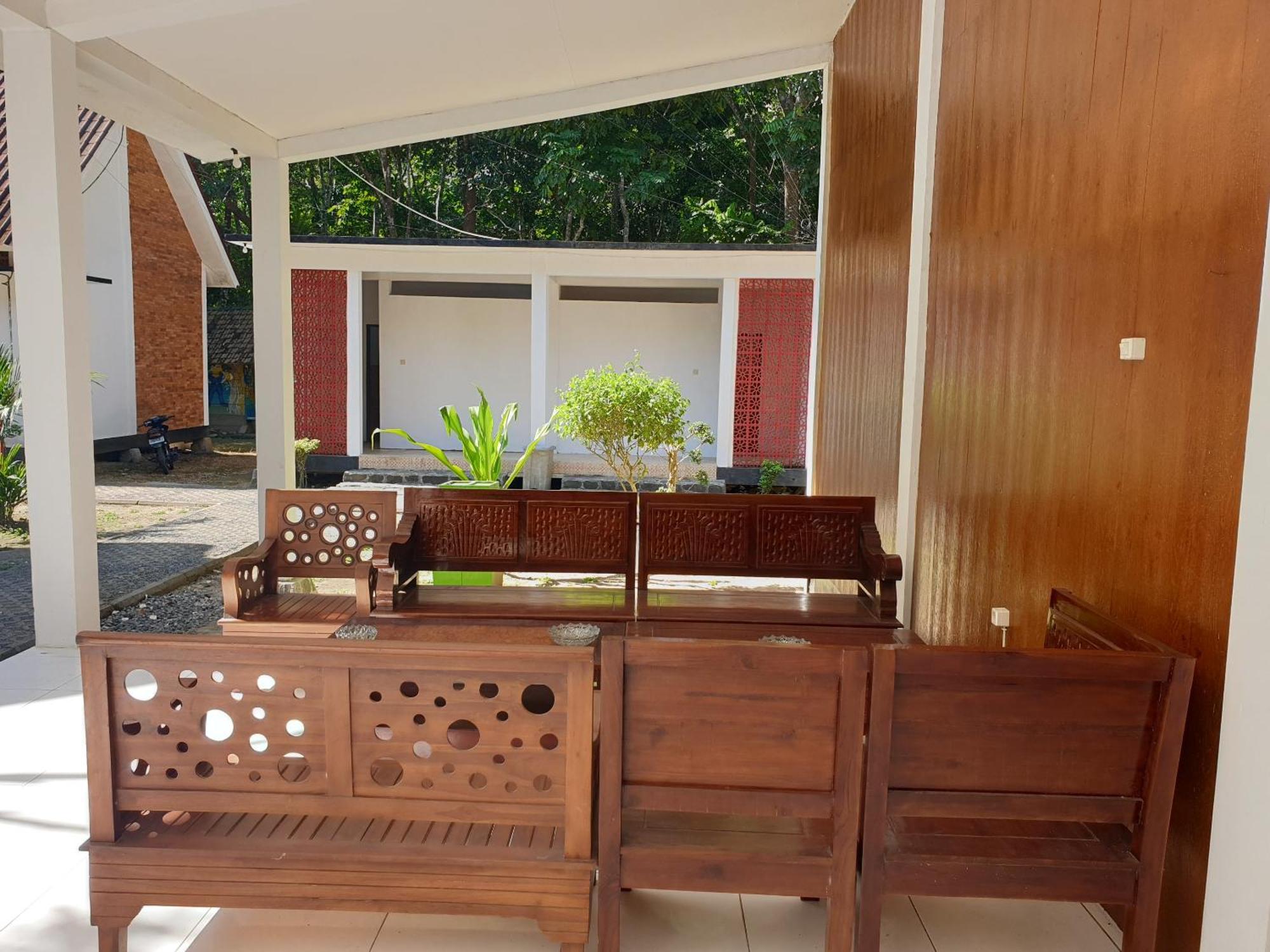 Capital O 92612 Penginapan D'Alas Purwo & Beachnearpadang Savana Sadengan Banyuwangi  Εξωτερικό φωτογραφία