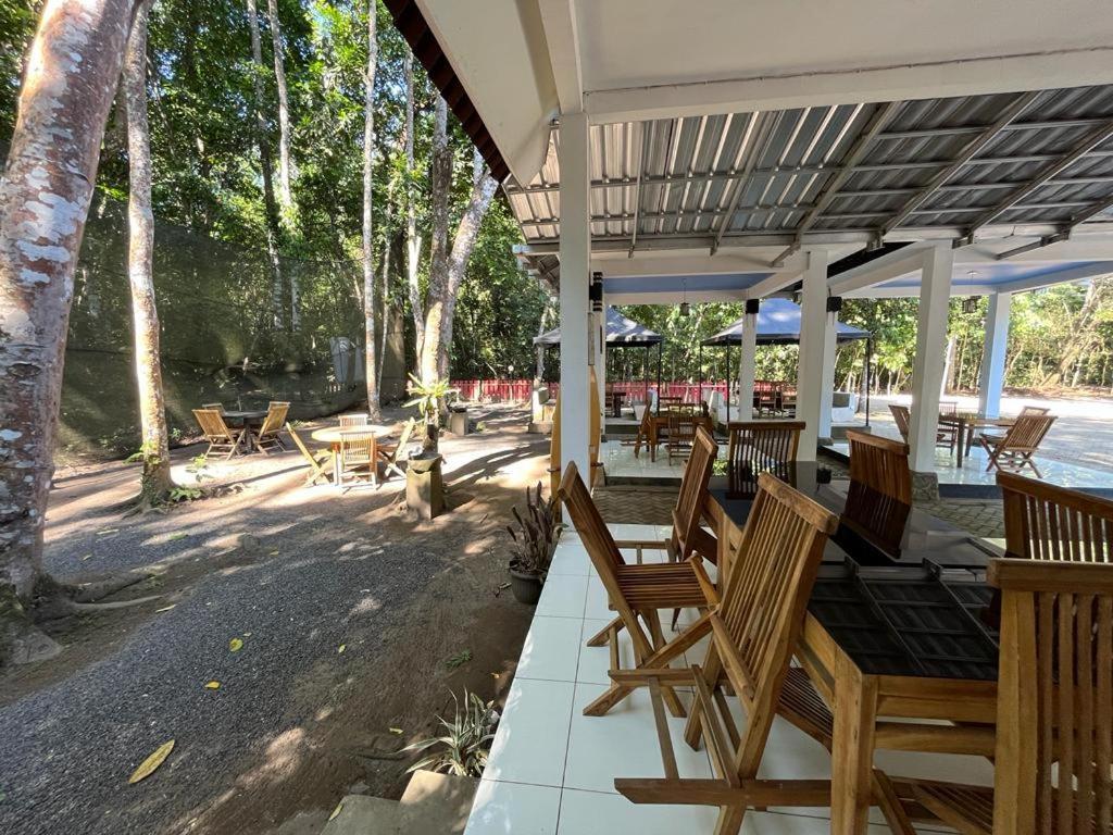 Capital O 92612 Penginapan D'Alas Purwo & Beachnearpadang Savana Sadengan Banyuwangi  Εξωτερικό φωτογραφία